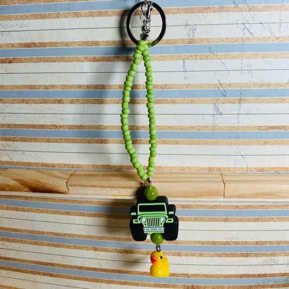 Silicone 4x4 Jeep Duck Rearview Mirror Charm-Keychain-Bag Charm- 4x4 Bracelet - Picture 3 of 8
